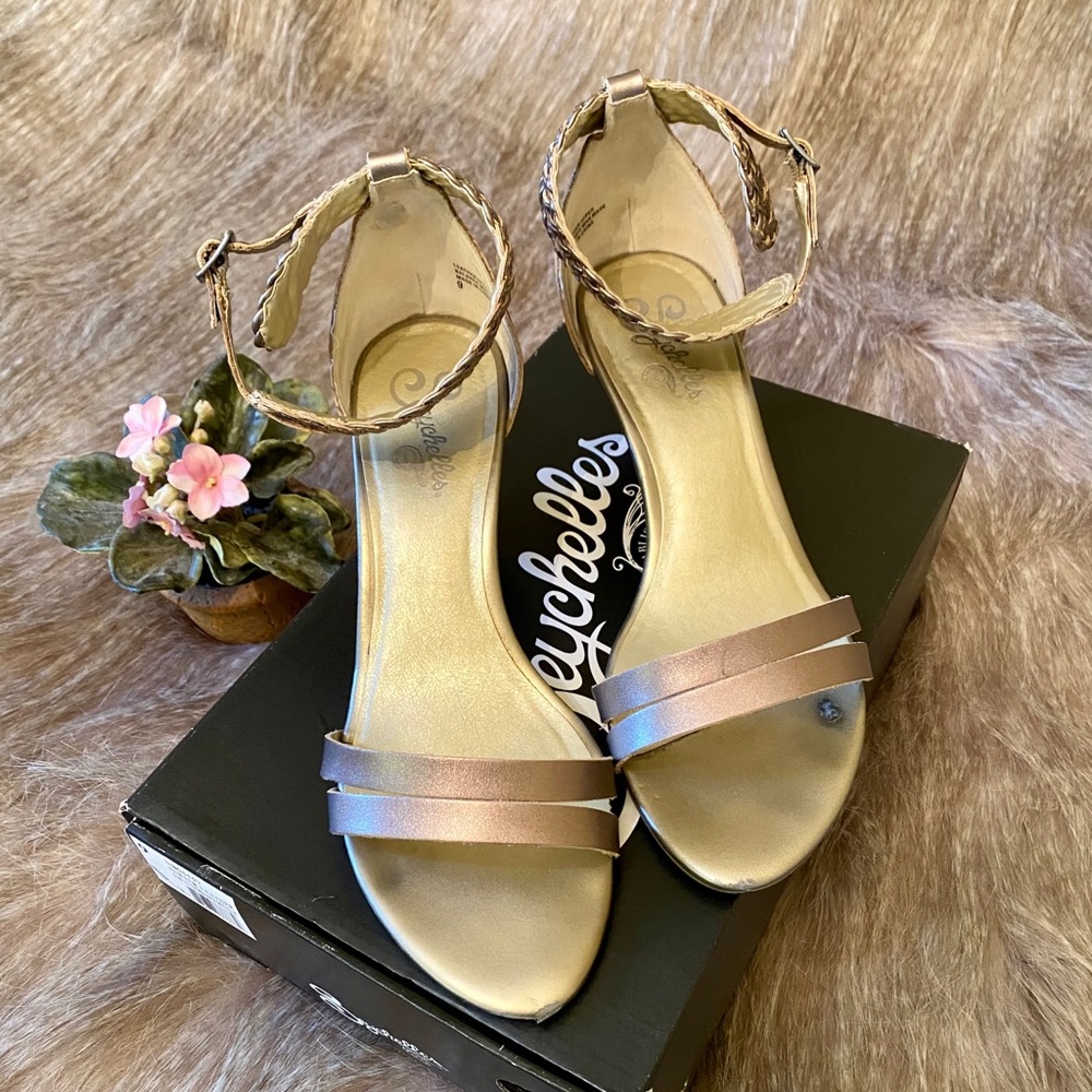 Seychelles Sz 9 Metallic Pewter leather sandal
